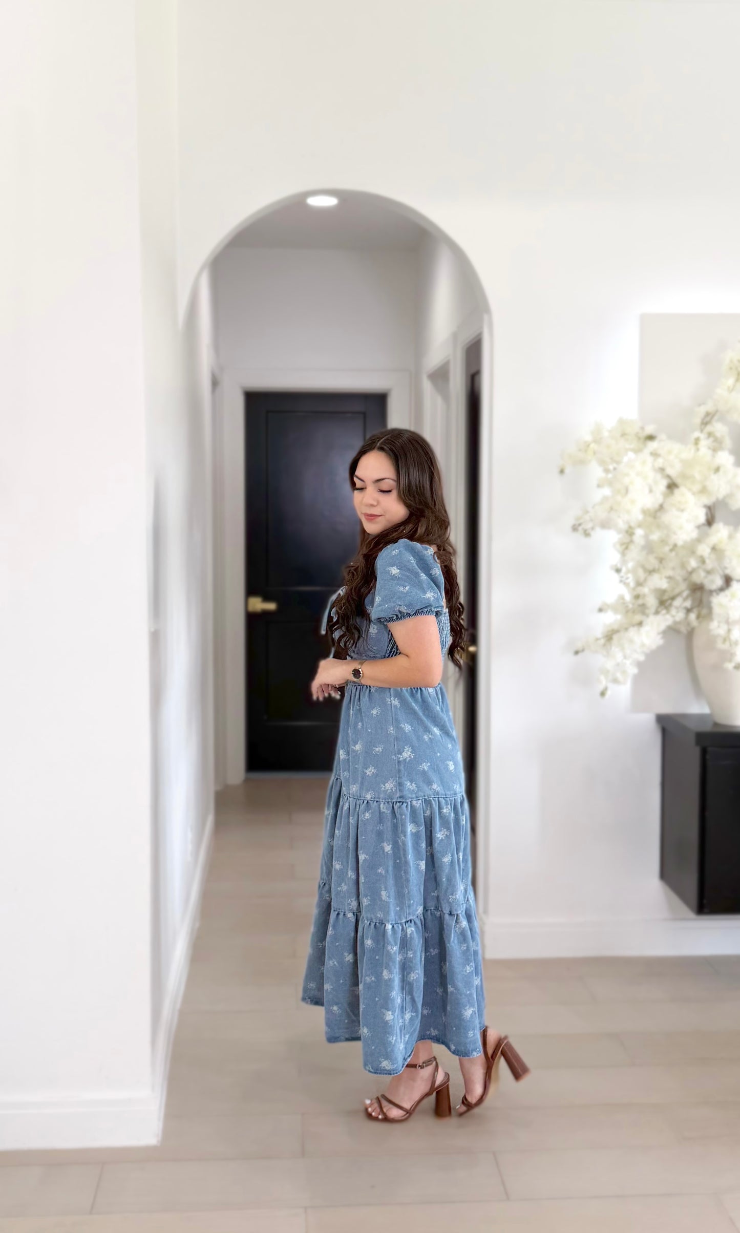 PREORDEN!!Floral Washed Denim Corset Tiered
Midi Dress