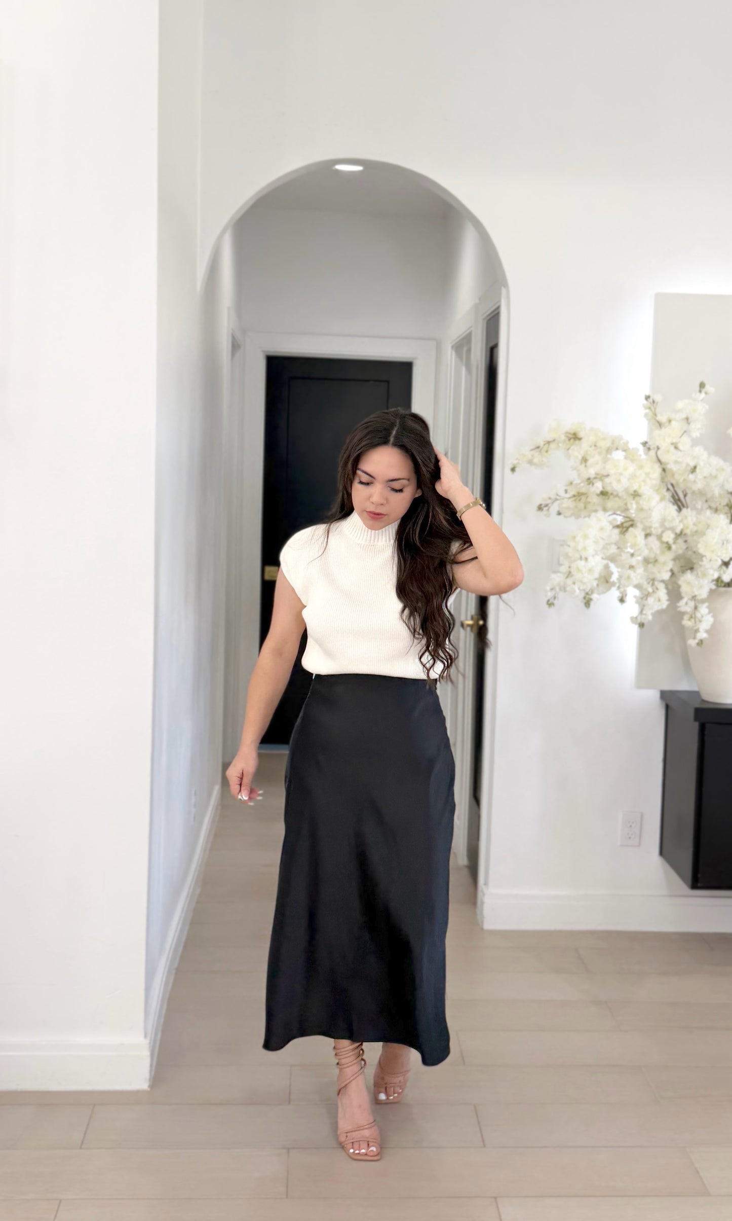 Vianey Satin black skirt