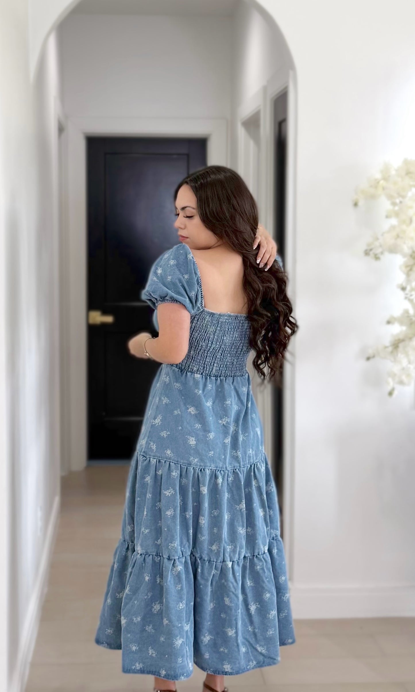 PREORDEN!!Floral Washed Denim Corset Tiered
Midi Dress